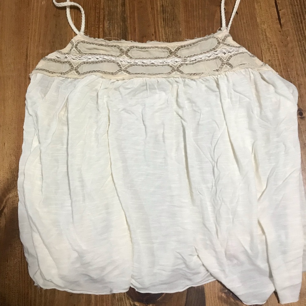 American eagle tank with detail around neck